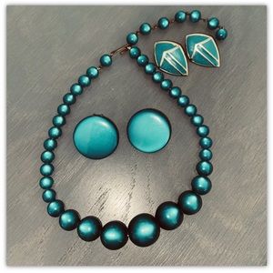 Vintage Agua Marine lucite moon glow Necklace (brass clasp)2 Pair Earrings